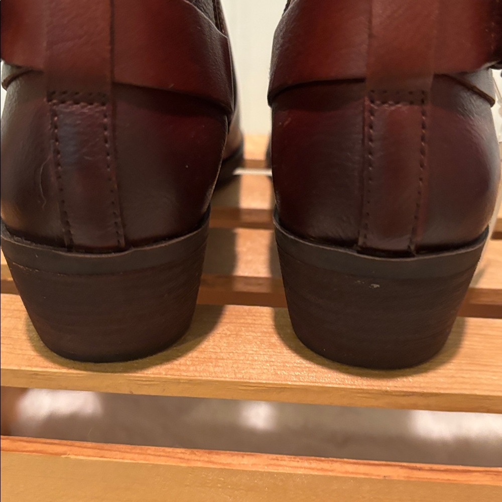 NWT Vince Camuto Brown Leather Ankle Boots Size 6 1/2 - Picture 5 of 7